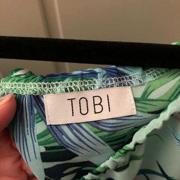 Tobi Tank Top - Picture 4 of 4